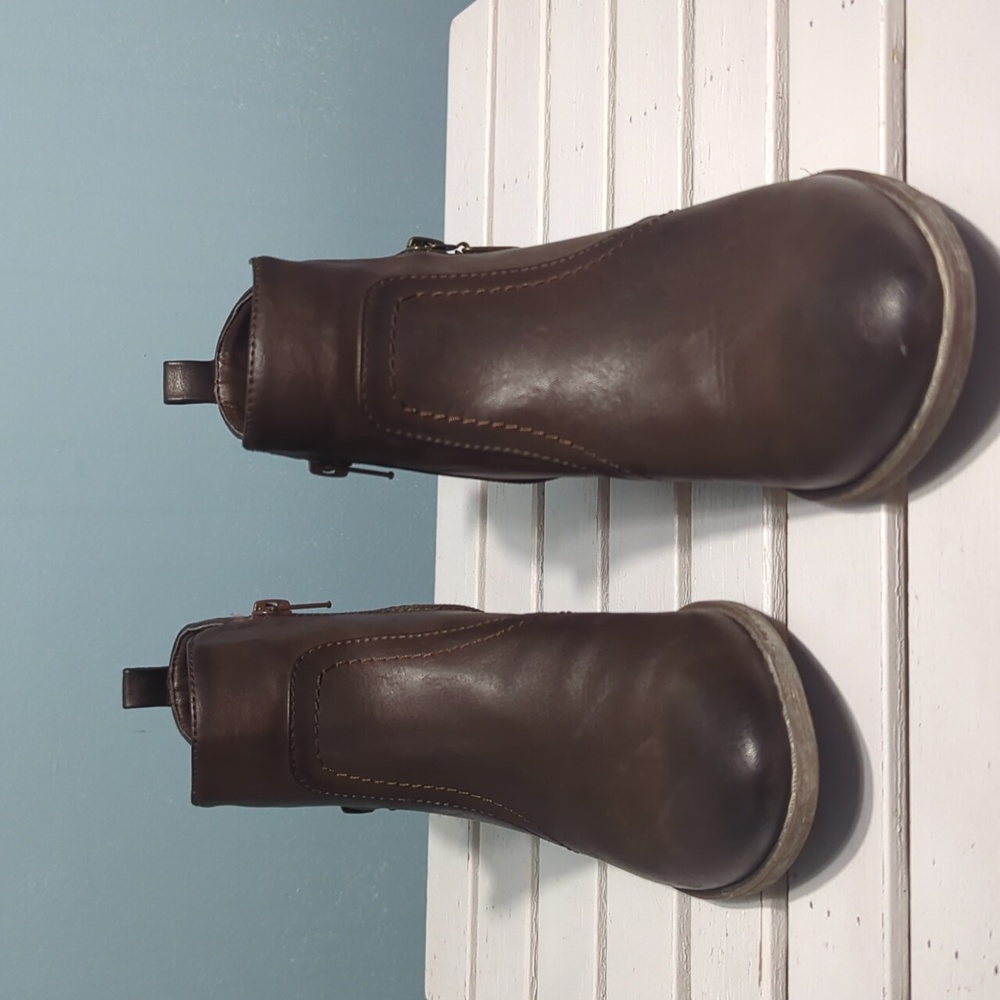 Guess brown booties size 9